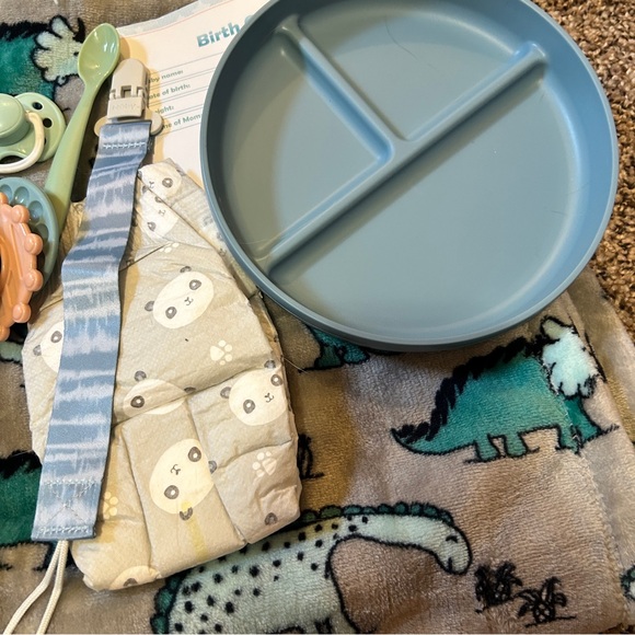 Reborn Caucasian Sleeping Blonde Baby Boy Doll and Accessories (NWT) - Picture 11 of 12